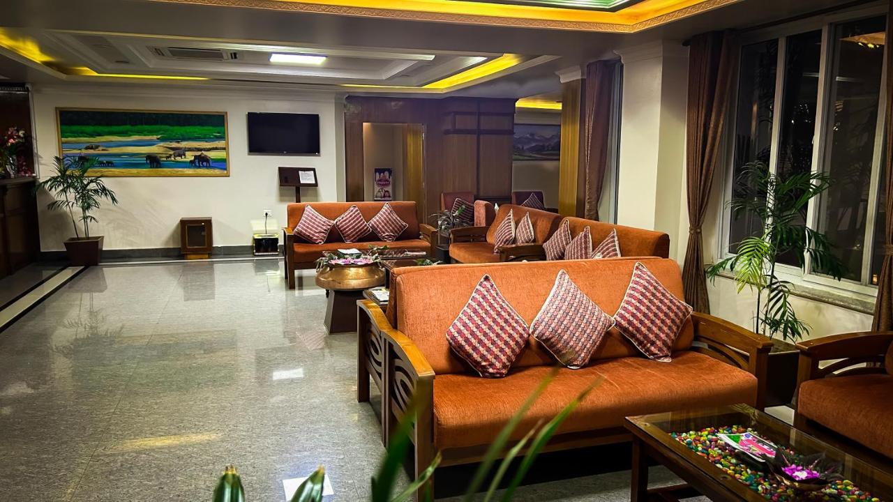 Hotel Earth Light Sauraha Chitwan Exterior photo