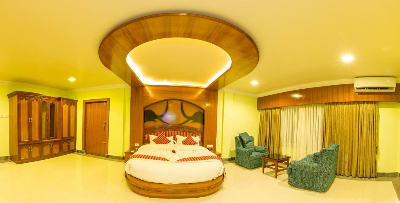Hotel Earth Light Sauraha Chitwan Exterior photo